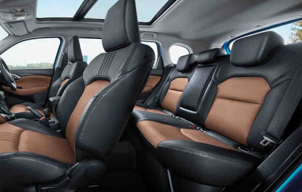 toyota-hyryder seating arrangement